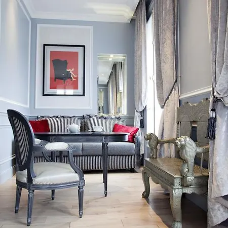 Maison Albar- Le Champs-elysees